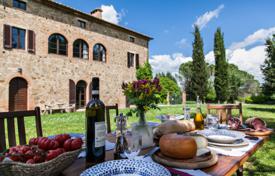 12غرفة ویلا  920 متر مربع Montalcino, ایتالیا. 1,550,000 €