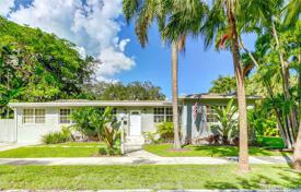 دو خانه بهم چسبیده – میامی, فلوریدا, ایالات متحده آمریکا. 702,000 €