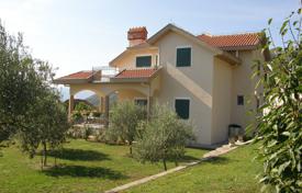 4غرفة خانه  157 متر مربع Kavač, مونته نگرو. 685,000 €